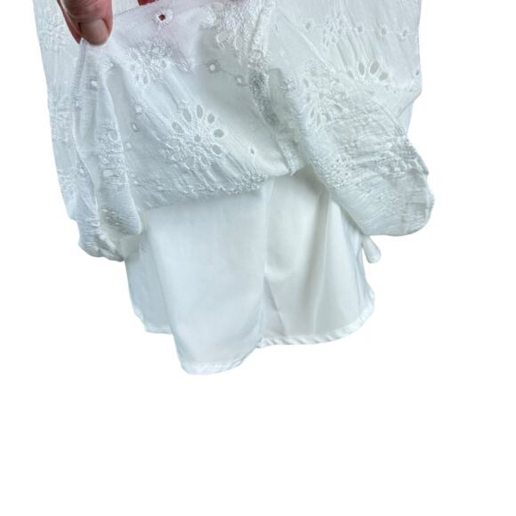 Cupshe White Eyelet Sleeveless Top Size Medium - Picture 5 of 9
